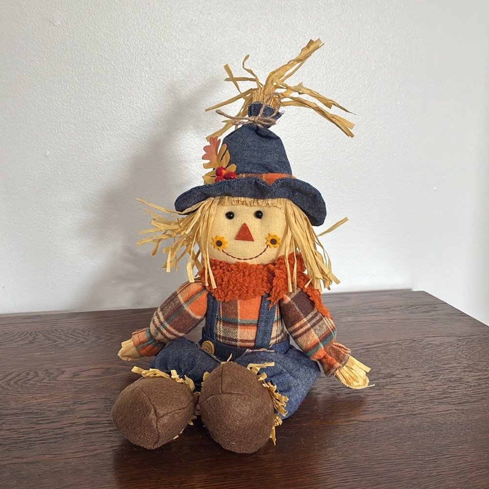 NWT- 12-1/2” Fall Harvest Scarecrow Sitter Decoration - Picture 3 of 17